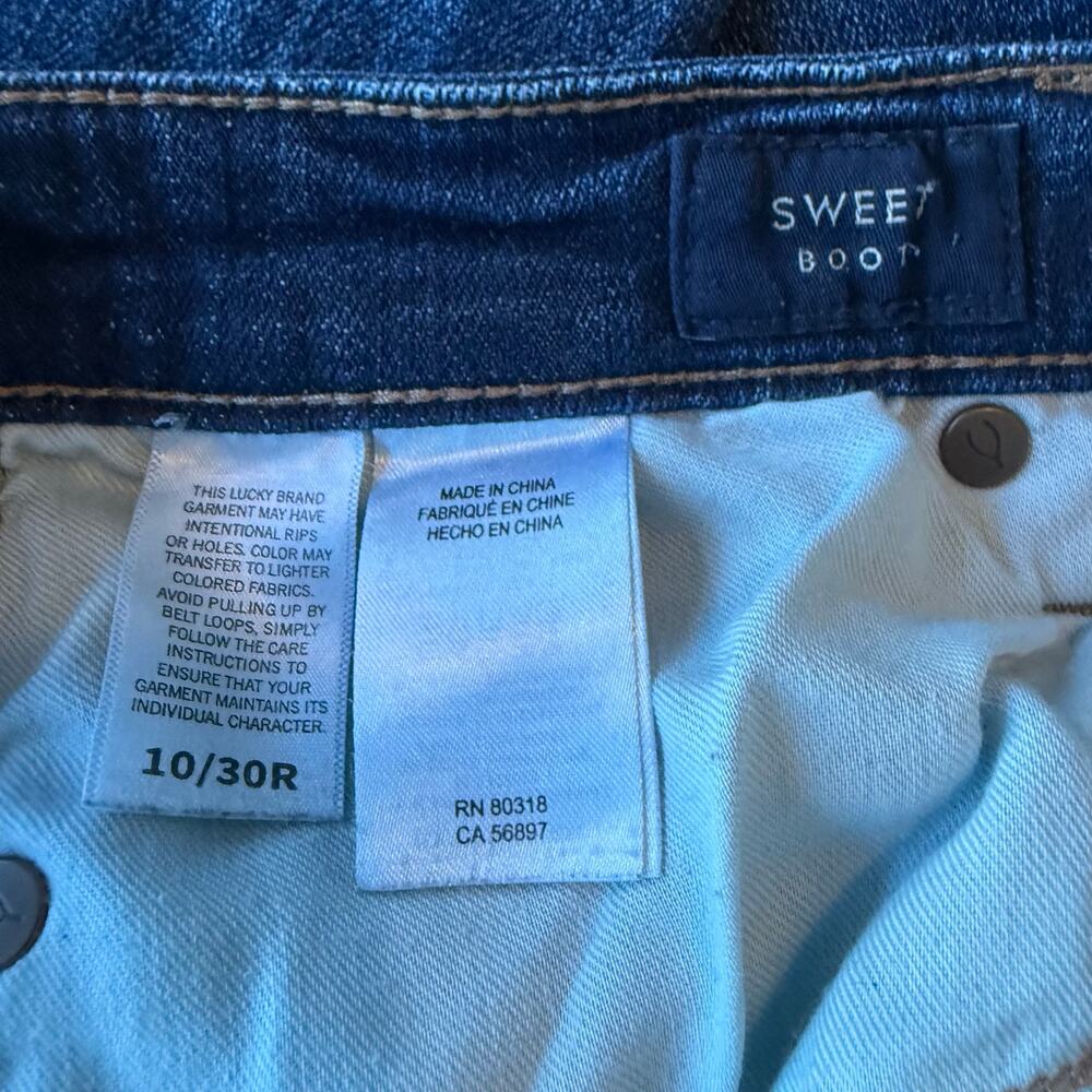 Lucky Brand Womens Sweet Boot jeans, dark wash, whiskering, size 10/30 - Picture 8 of 8